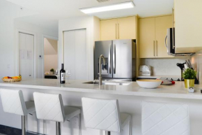 Amazing Townhouse 10 Miles Downtown & Brickell - NTH4